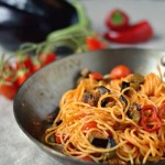 Spaghetti pomodoro, melanzane e peperoncini per l’MTc