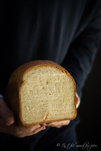 Pane nelle mani