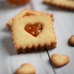 Biscotti di pasta frolla con marmellata